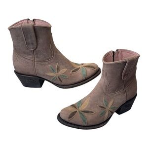 Miss Macie Pedal Pusher Leather Suede Floral Embroidered Ankle Booties Size 7.5